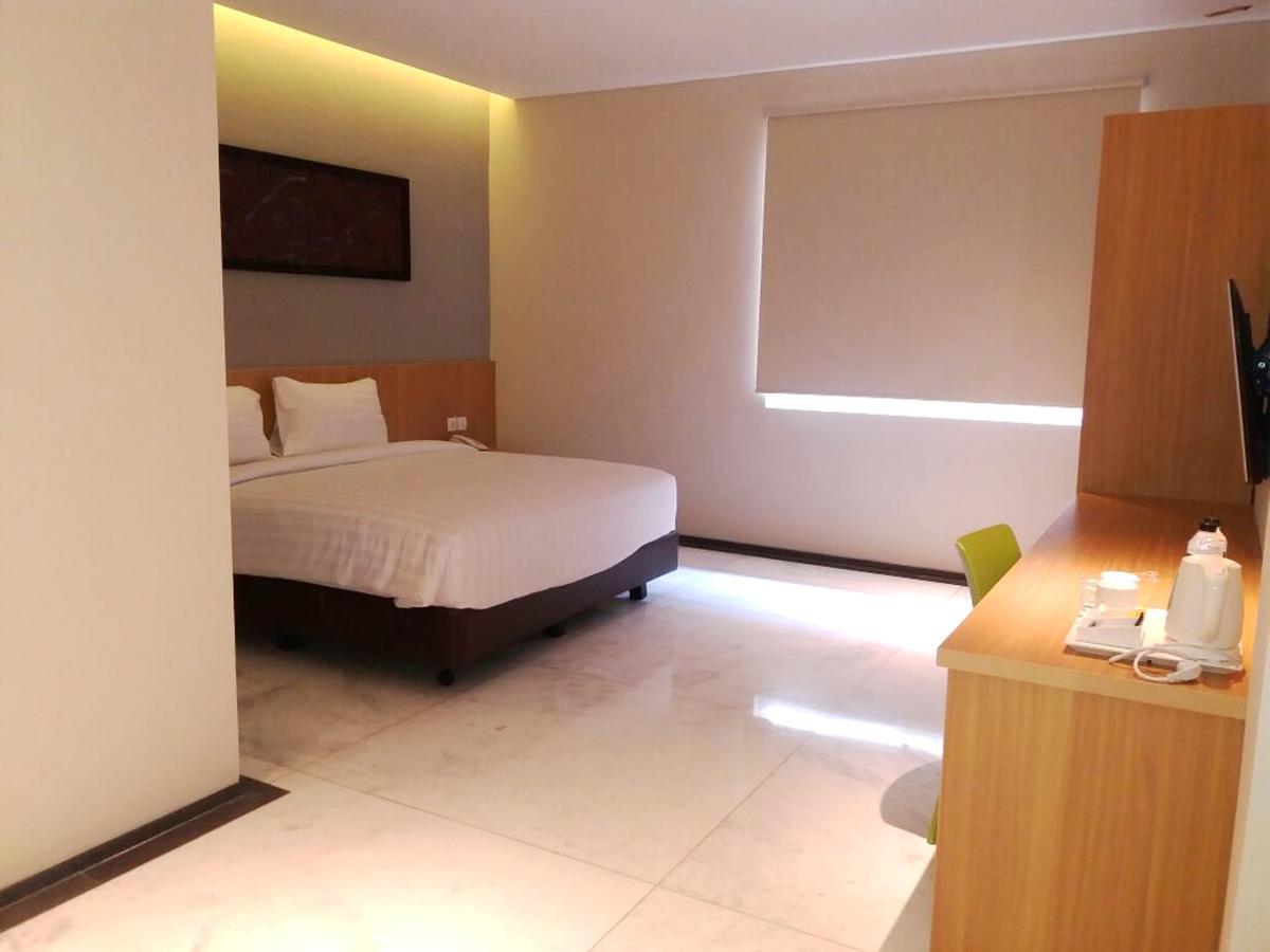 Vinotel Сиребон Екстериор снимка