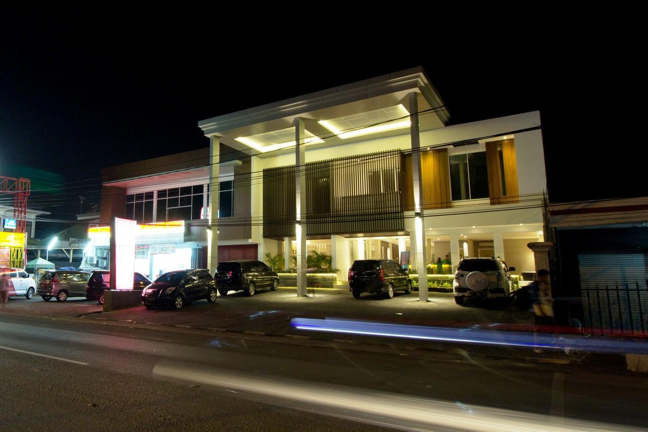 Vinotel Сиребон Екстериор снимка