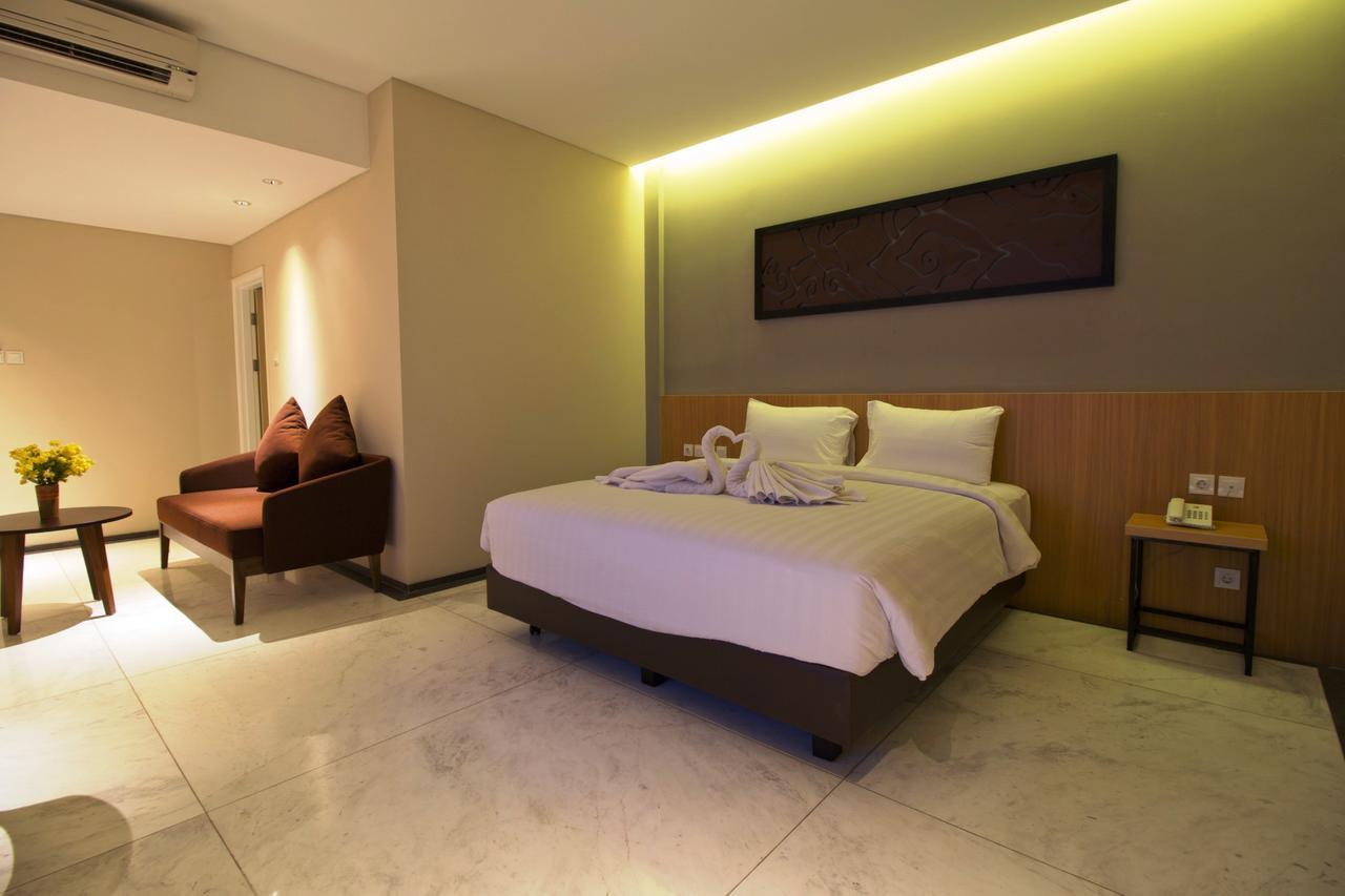 Vinotel Сиребон Екстериор снимка