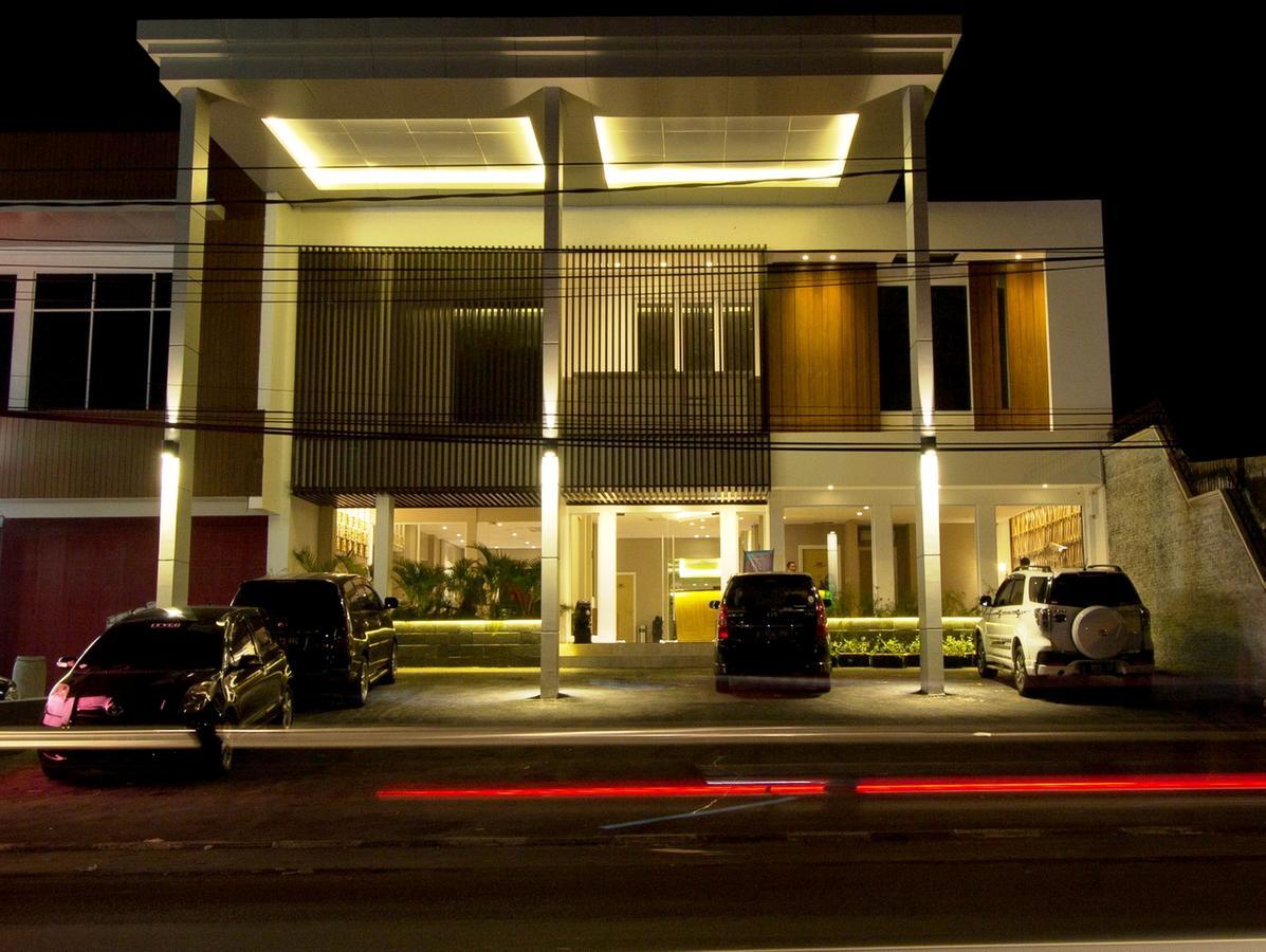 Vinotel Сиребон Екстериор снимка