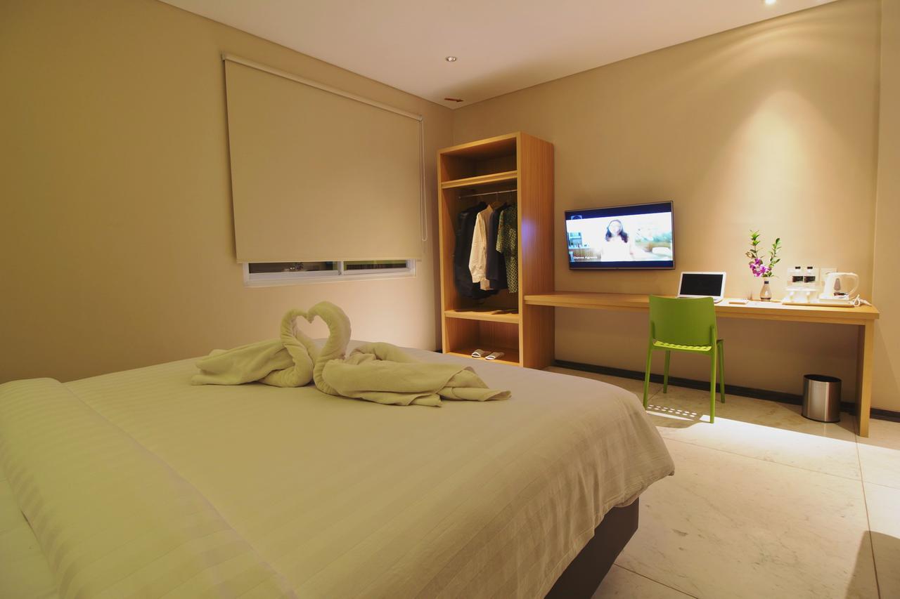 Vinotel Сиребон Екстериор снимка