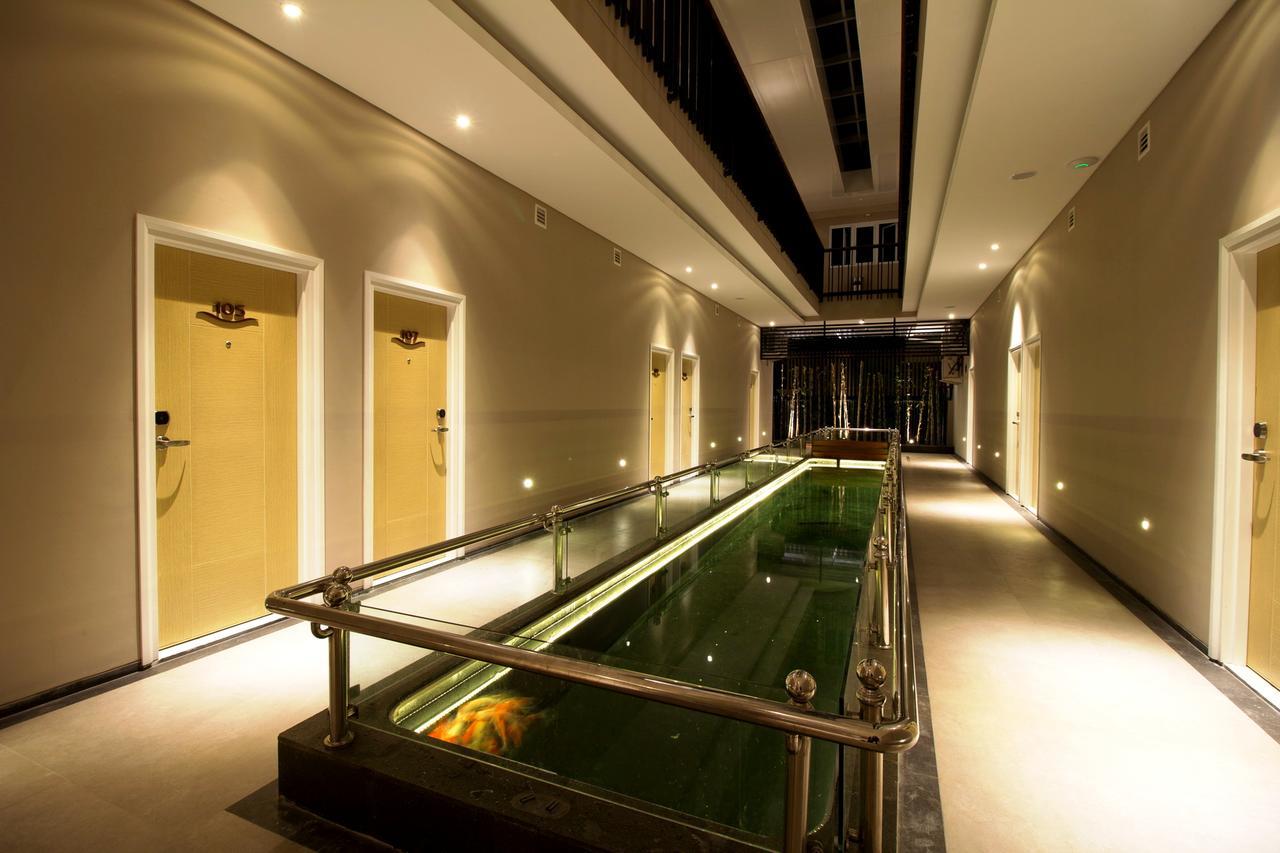 Vinotel Сиребон Екстериор снимка